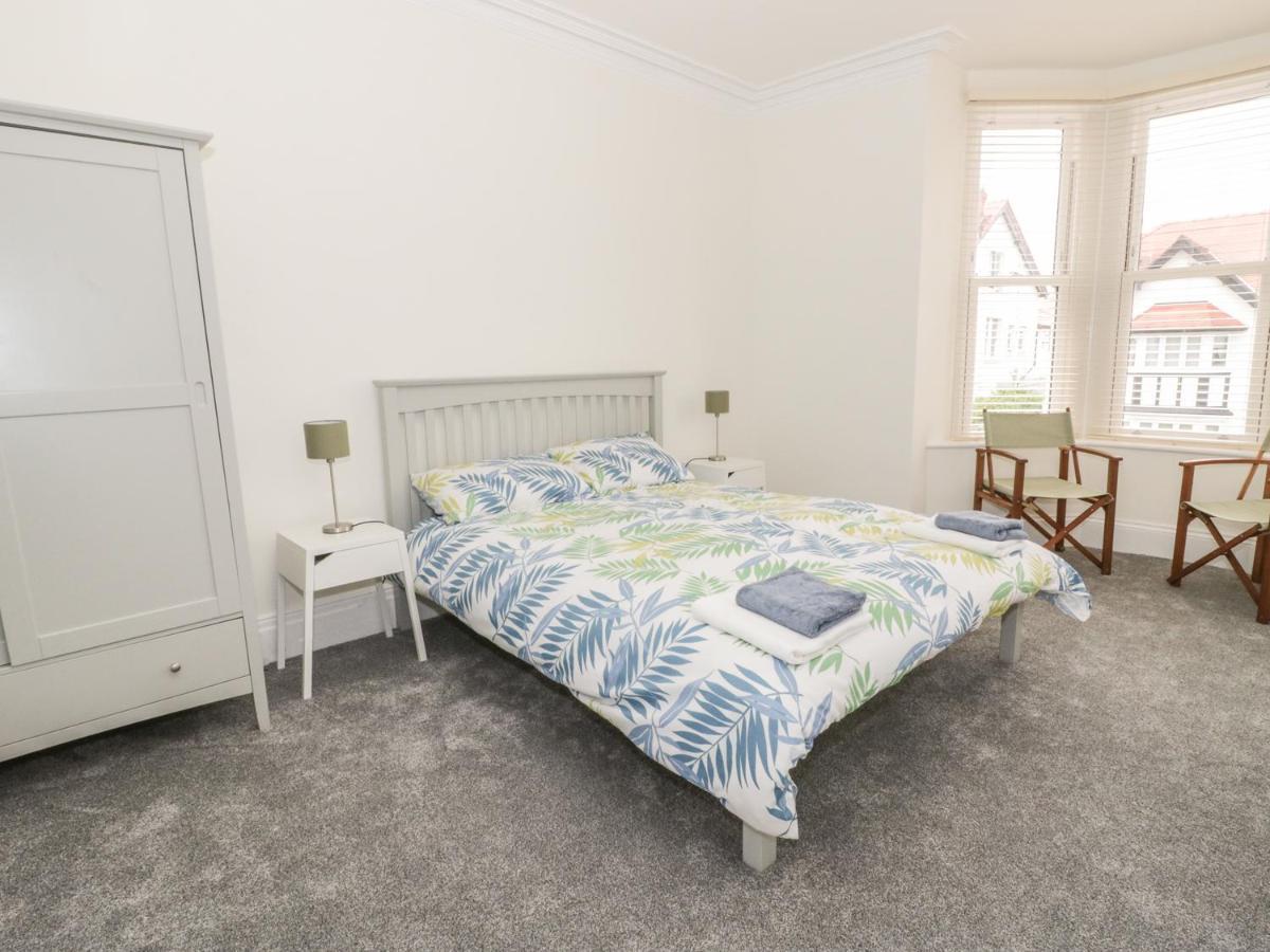 Charnwood Villa, Llandudno Buitenkant foto